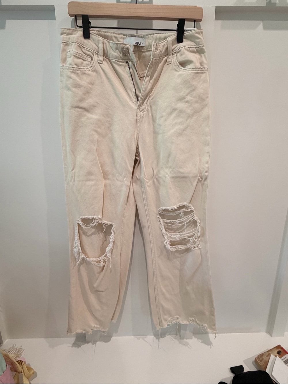 Raw-Hem Distressed Cream women’s  Jeans